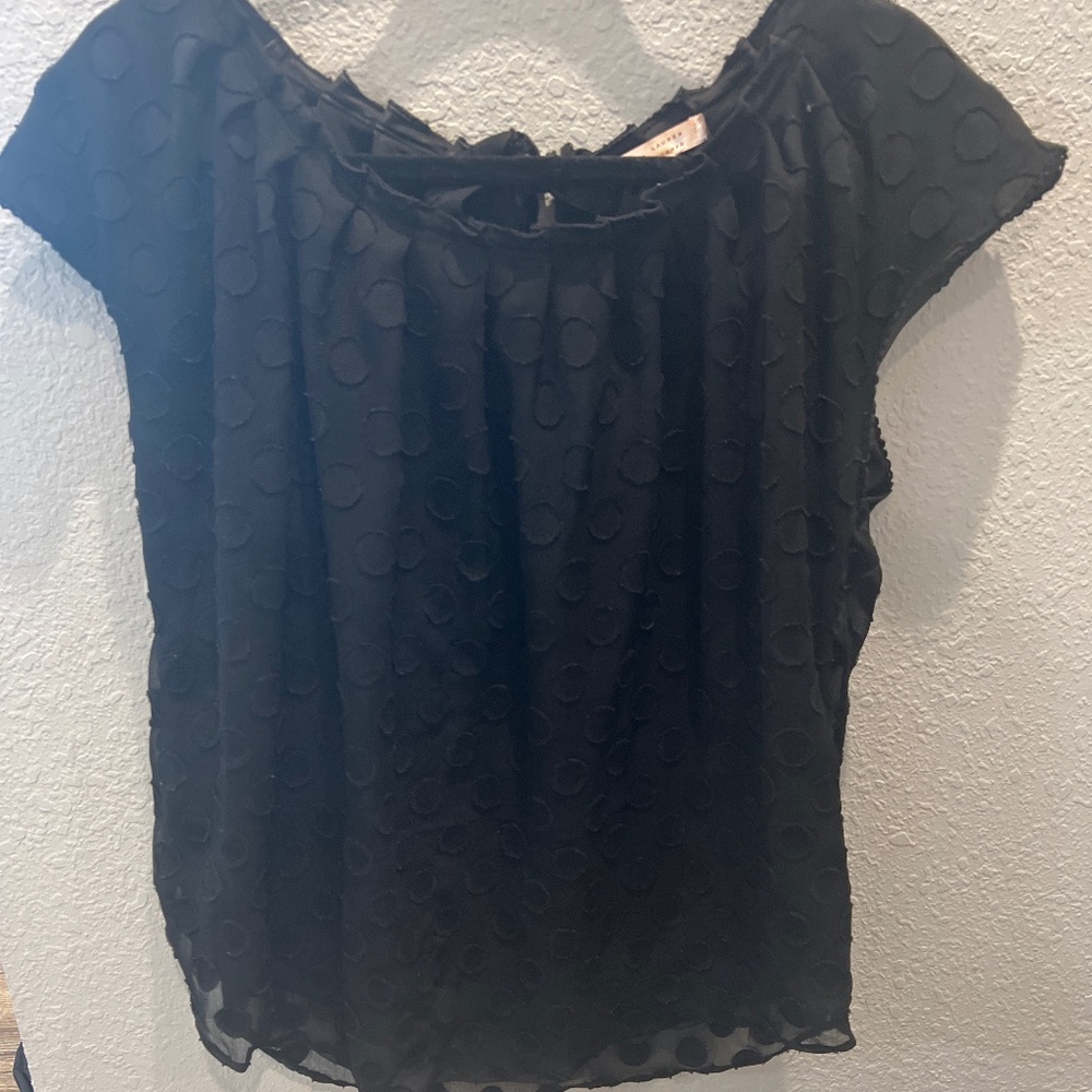 Black short sleeve